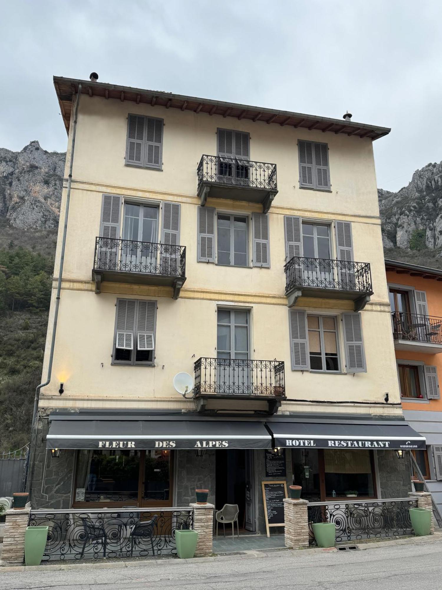 Hotel Fleur Des Alpes La Brigue Exteriör bild